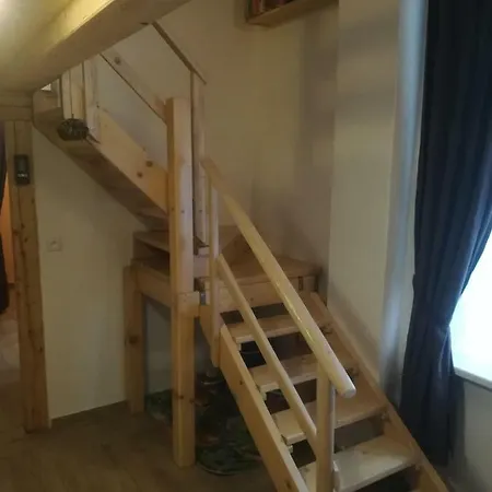 Pod Vezi I *