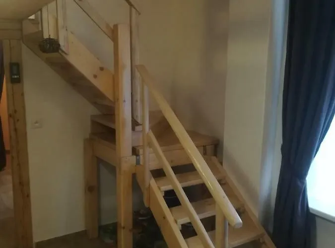 Pod Vezi I *